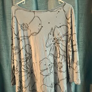 Chalet et Céci xL Black and pale green Floral Top- long sleeves- round neckline